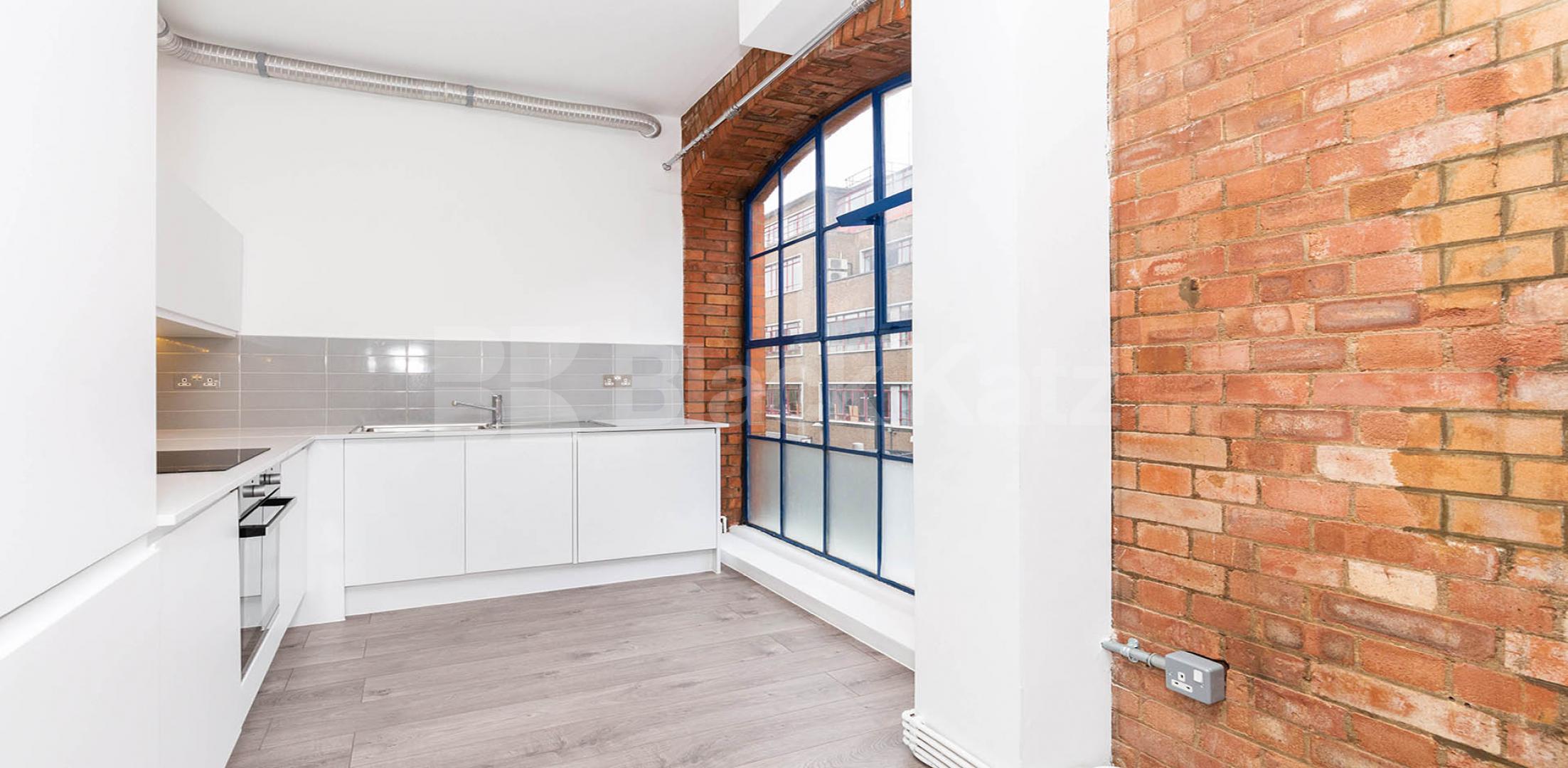 			NEW REBURBISHMENT, 2 Bedroom, 1 bath, 1 reception Flat			 Dove Road, ISLINGTON-CANONBURY